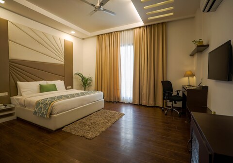 Vivid Boutique Hotel, Medanta, Gurugram