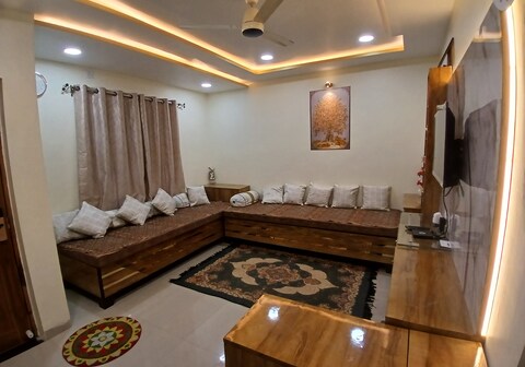 ShivAOM Family Homestay