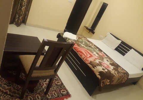 Kalyan Guest House