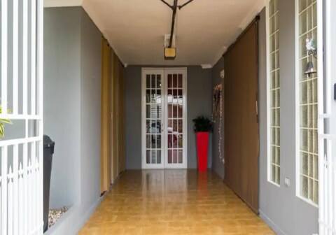 Studio at Central Kolkata, Wellington |New Market