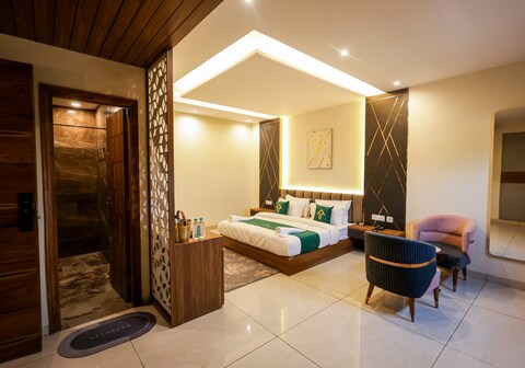 Hotel Hardik Palace