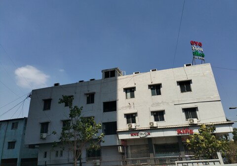 The Hotel Silk For Couples and Business Travelers