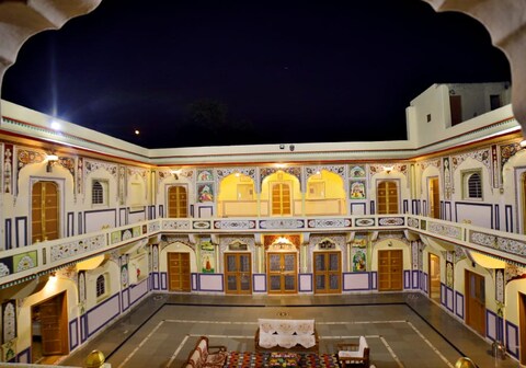 Mini Palace Samod