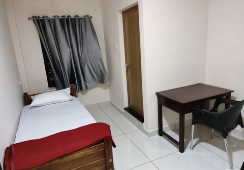 Chandrika Tourist Home