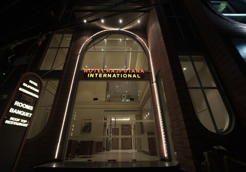 Hotel Rajputana International
