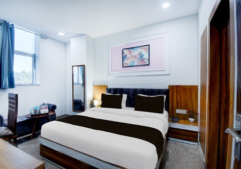 Hotel O Maruti