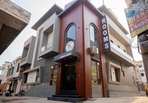 New Fateh Chand Da Hotel