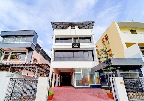 Super Collection O Chalai Bazaar Near Railway Station formerly Galaxy Inn