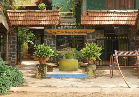 greens guesthouse Homestay