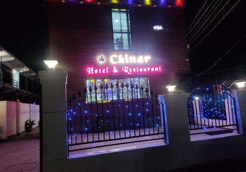 Chinar Hotel and Restaurant