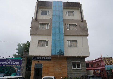 Hotel 24 Inn