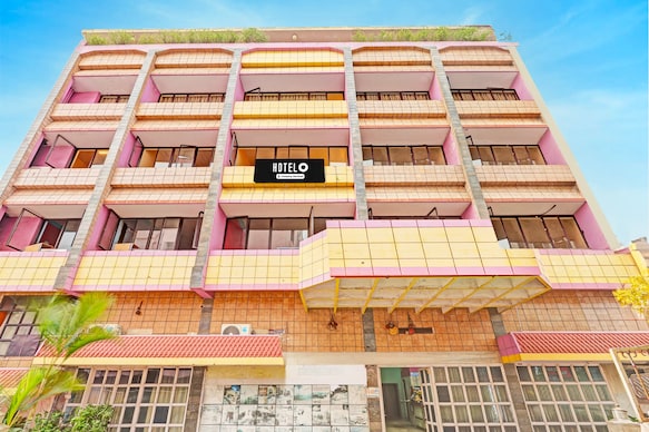 Hotel O Gajuwaka Near kurmanpalem Formerly SBT