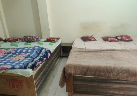 Bake Bihari Homestay