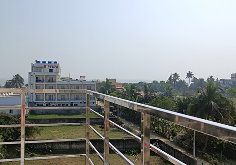 Shinning sand Beach Resort