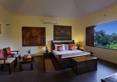 Courtyard House, Kanha