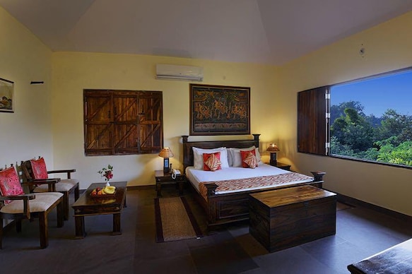 Courtyard House, Kanha