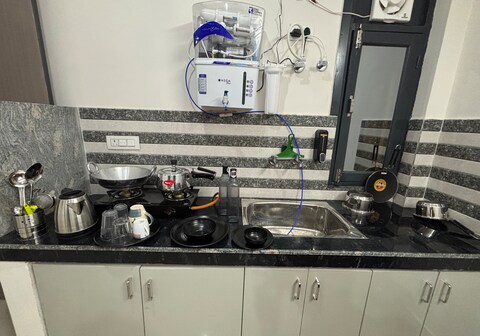 1BHK Luxury Max Stay