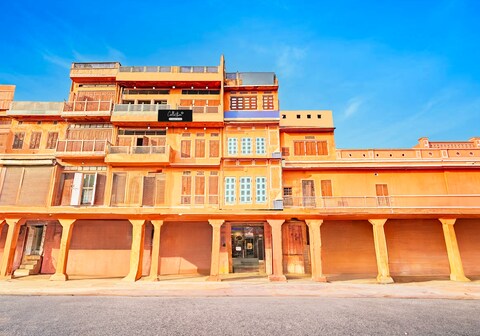 Collection O Ramganj Near Hawa Mahal