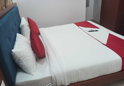 SPOT ON Hotel Maha Lakshmi