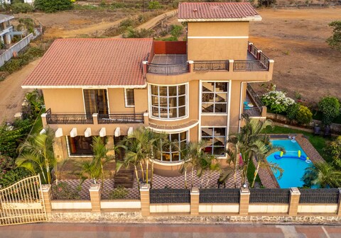 StayVista | Moonlit Hills 4 BHK Pool Villa