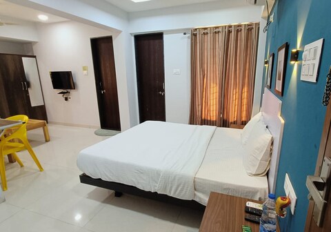 Ornate Apartment Hotel Hinjewadi