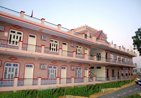 Hotel Rajshree Palace