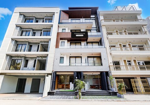 Super Townhouse Sector 51 Gurgaon