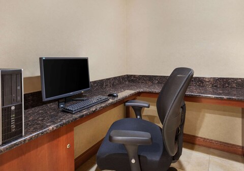 Days Inn by Wyndham Iselin / Woodbridge