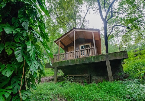 Old Magazine House by Jungle Lodges