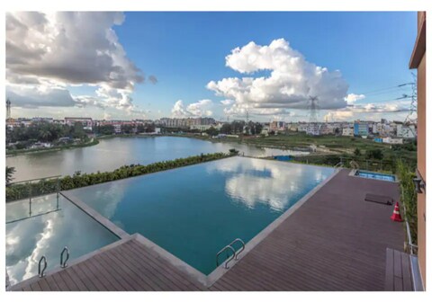 Panoramic 34th Floor 3BHK Flat For Family