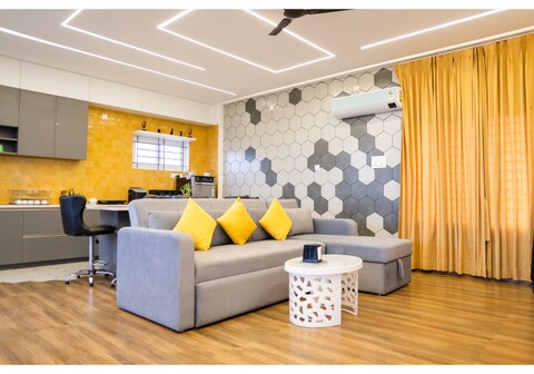 Bumblebee the penthouse