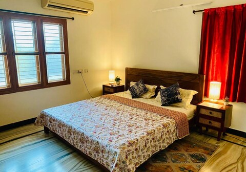 Sowkya Stays, Kakinada