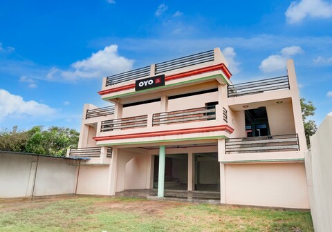 Hotel O by OYO Om Sai Garden