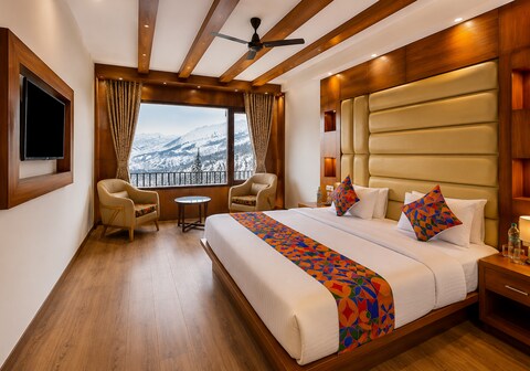 Fabhotel Clock View - Near clock tower