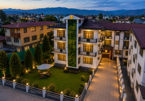 Hotel The Karims 10mins Drive to Dal Lake