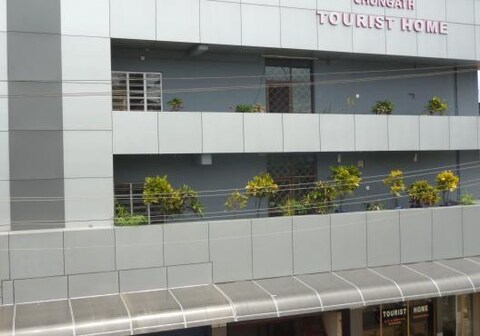 SOUTH SIDE RESIDENCY by Chungath