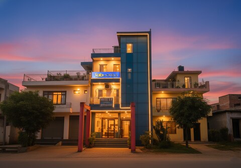 FabHotel JP International