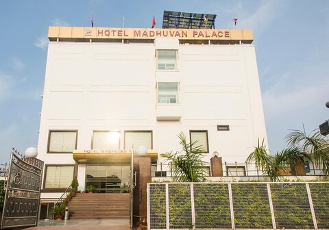 Hotel Madhuvan Palace