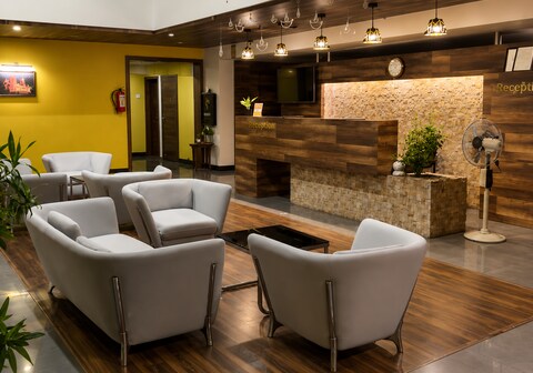 Hotel 3 Leaves