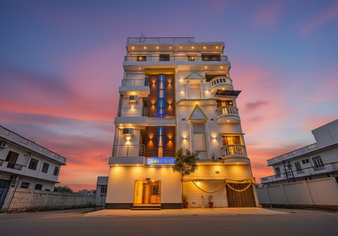 FabHotel Shri Shubh Palace