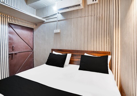 Hotel O Pushpak Rooms