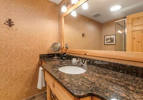 Best Western Premier The Lodge on Lake Detroit