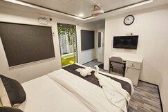 Astha Home - Shared Pool Room, Mumbai Astha Home - Shared Pool Room, Mumbai