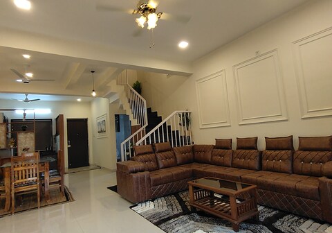 Palm Paradise 2BHK with Pvt Pool by Entastic Stay