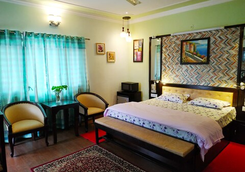 Mahajans Cottages | Near Kainchi Dham Nainital