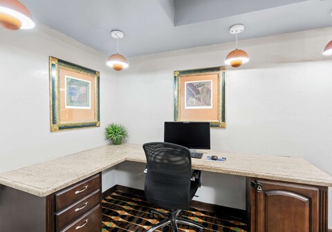 SureStay Plus Hotel by Best Western Lubbock Medical Center