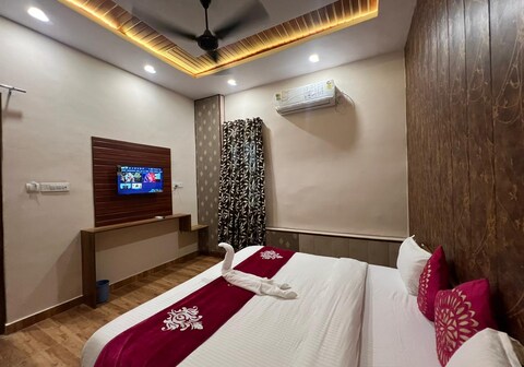 MNG Rooms at Awas Vikas 3