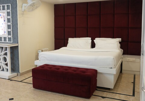 Hotel Shivraj Mussoorie(In- house Parking)