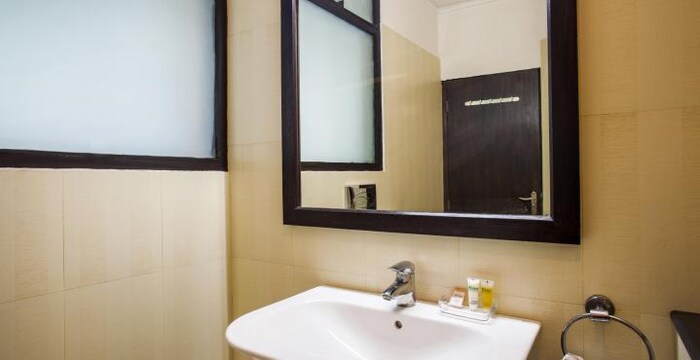 200702011254125872 hotel alasia cottage bathroom image2