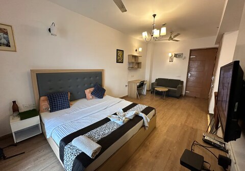 Fully Furnished Studios near Jaypee Hospital